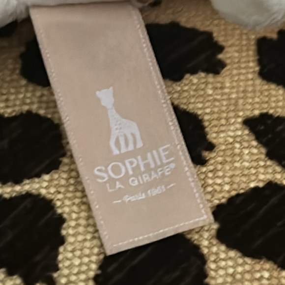 Sophie LA Girafe binky holder - Picture 10 of 17